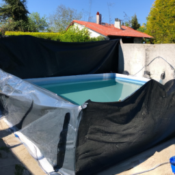 Accessoires et Produits d'Entretien : Astuces et Solutions pour une Piscine Impeccable Saint-Cyr-sur-Loire